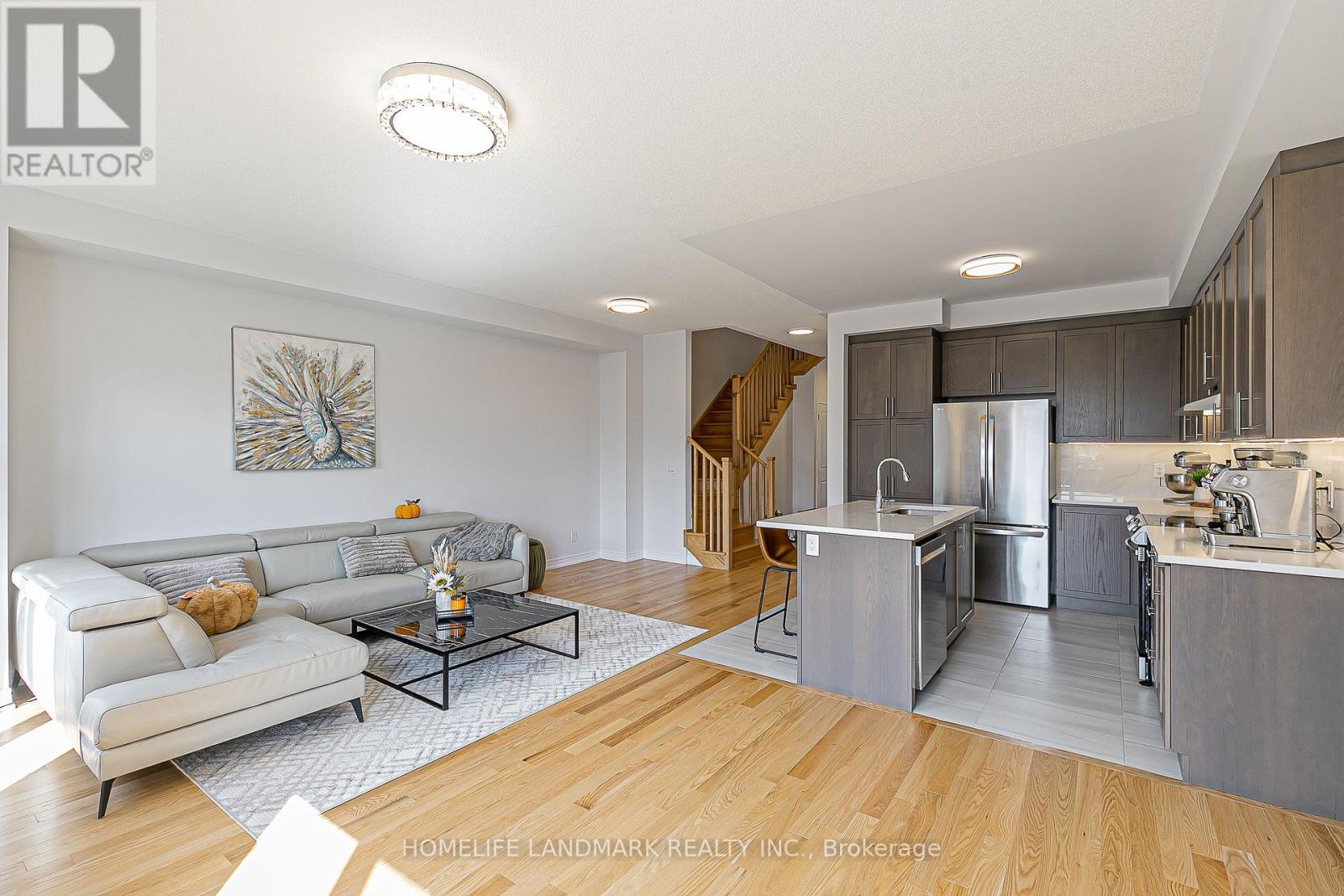 135 Lageer Drive, Whitchurch-Stouffville, Ontario  L4A 4V2 - Photo 6 - N12515510