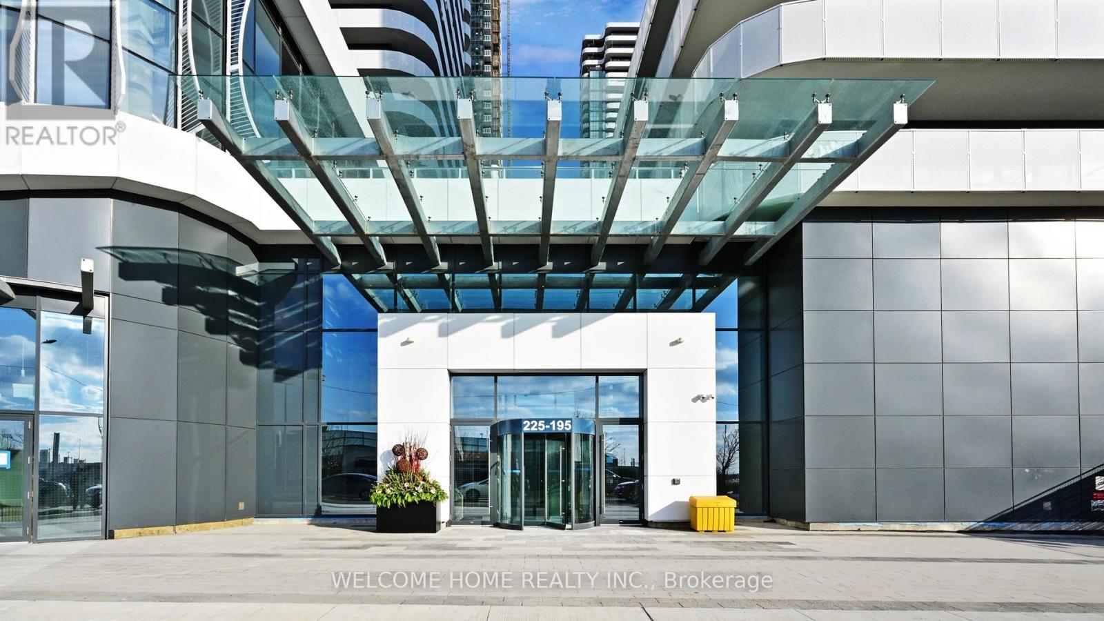 609 - 195 Commerce Street, Vaughan, Ontario  L4K 0P9 - Photo 2 - N12515542