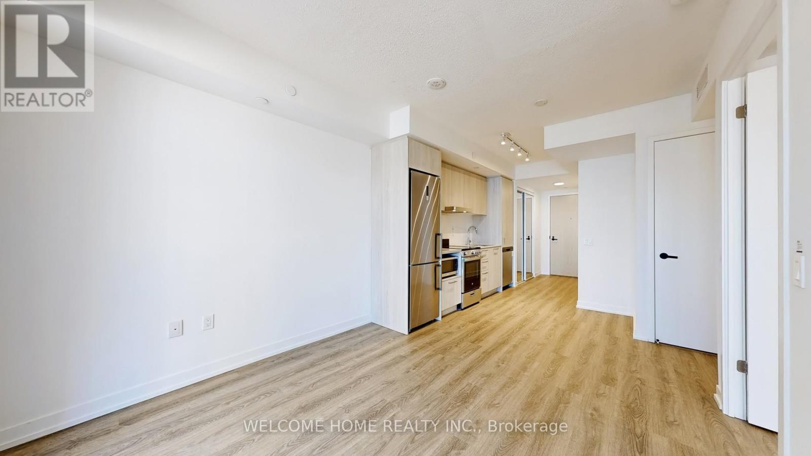 609 - 195 Commerce Street, Vaughan, Ontario  L4K 0P9 - Photo 6 - N12515542