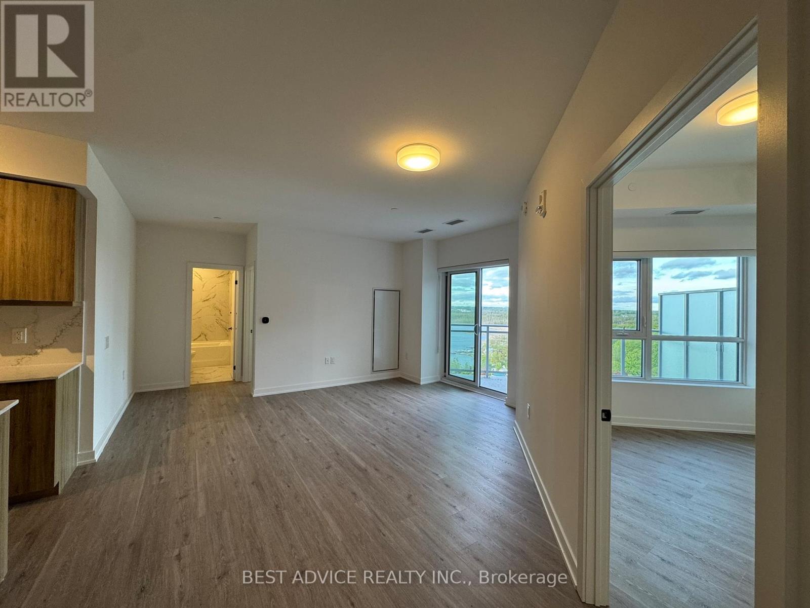 1107 - 56 Lakeside Terrace, Barrie, Ontario  L4M 0L4 - Photo 8 - S12515520