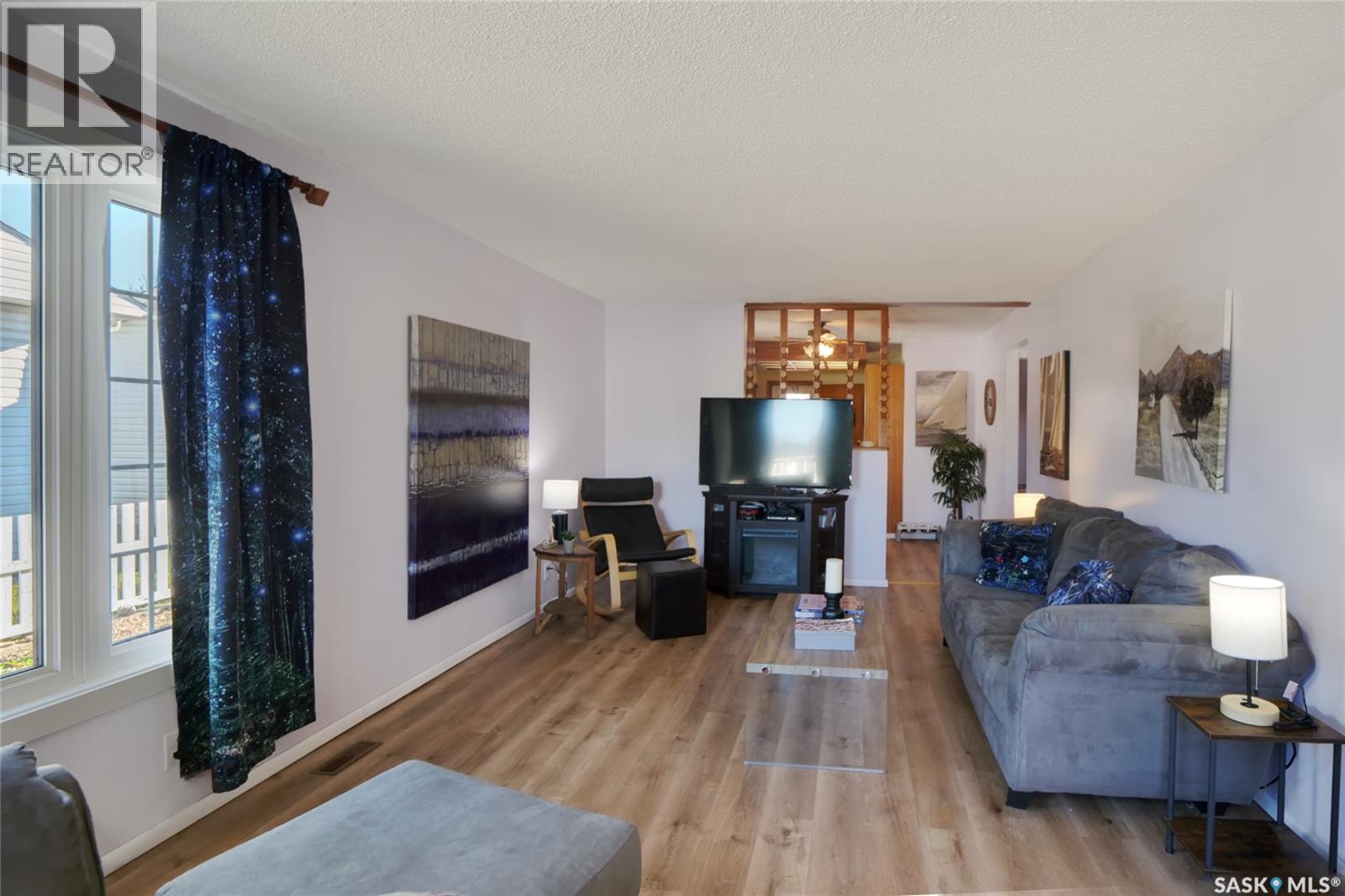 925 Hall Street W, Moose Jaw, Saskatchewan  S6H 2S3 - Photo 3 - SK022499