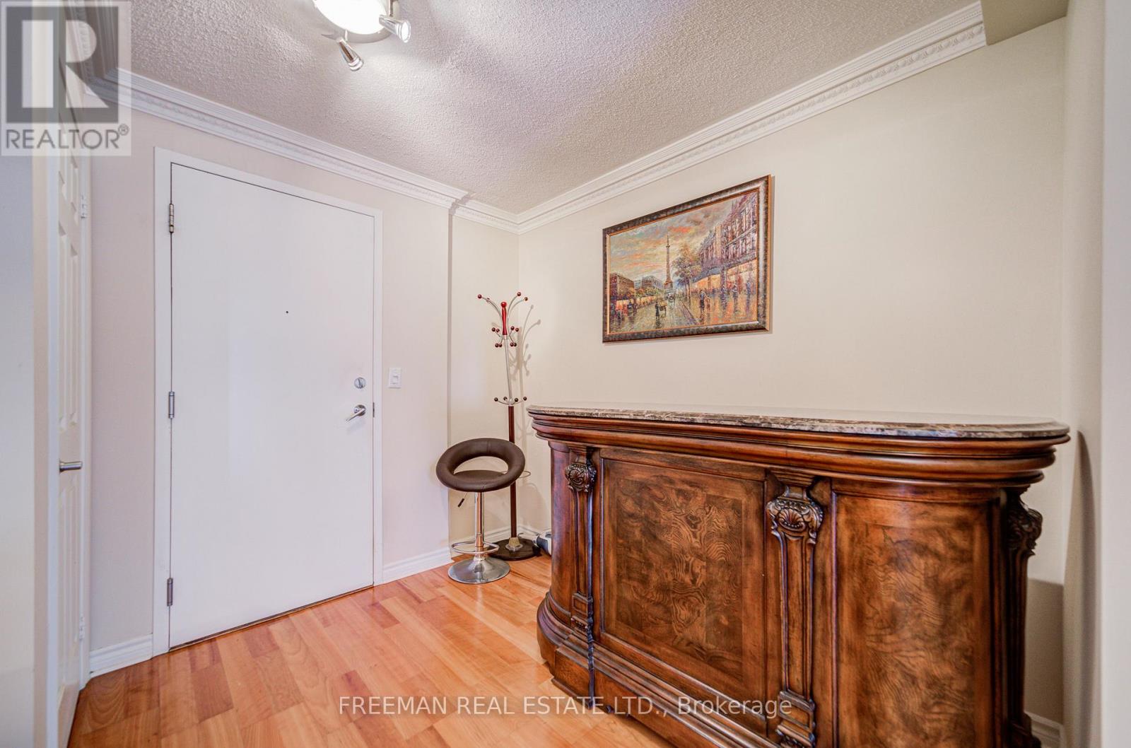 2331 - 3888 Duke Of York Boulevard, Mississauga, Ontario  L5B 4P5 - Photo 10 - W12515508