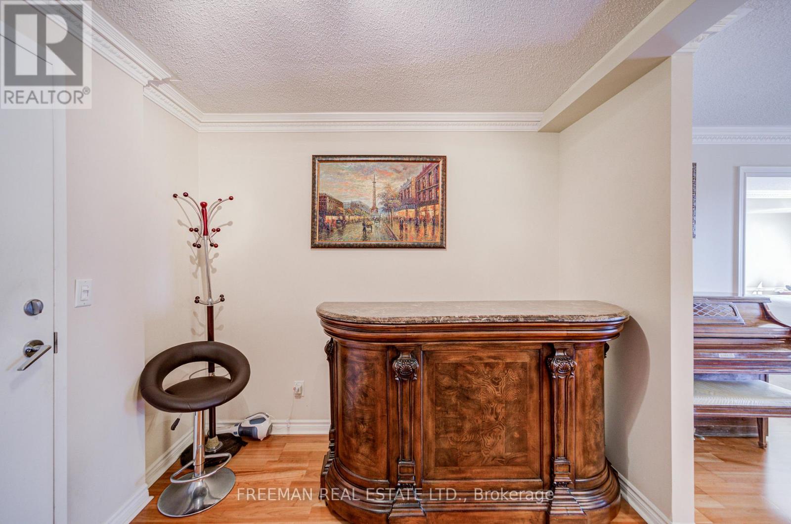 2331 - 3888 Duke Of York Boulevard, Mississauga, Ontario  L5B 4P5 - Photo 11 - W12515508