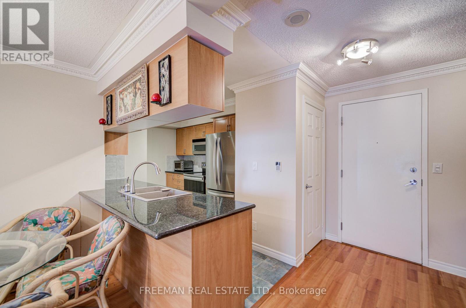 2331 - 3888 Duke Of York Boulevard, Mississauga, Ontario  L5B 4P5 - Photo 13 - W12515508