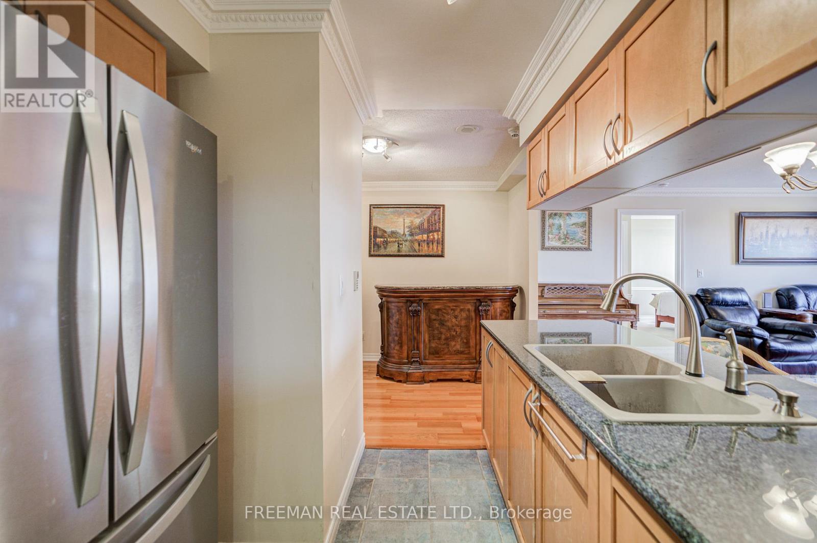 2331 - 3888 Duke Of York Boulevard, Mississauga, Ontario  L5B 4P5 - Photo 18 - W12515508