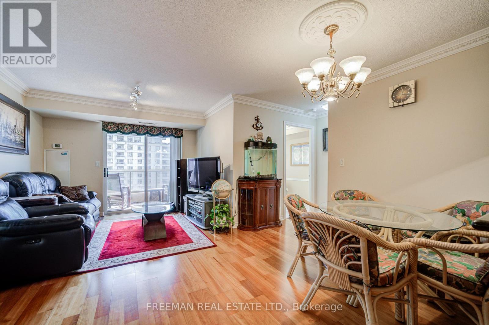 2331 - 3888 Duke Of York Boulevard, Mississauga, Ontario  L5B 4P5 - Photo 2 - W12515508