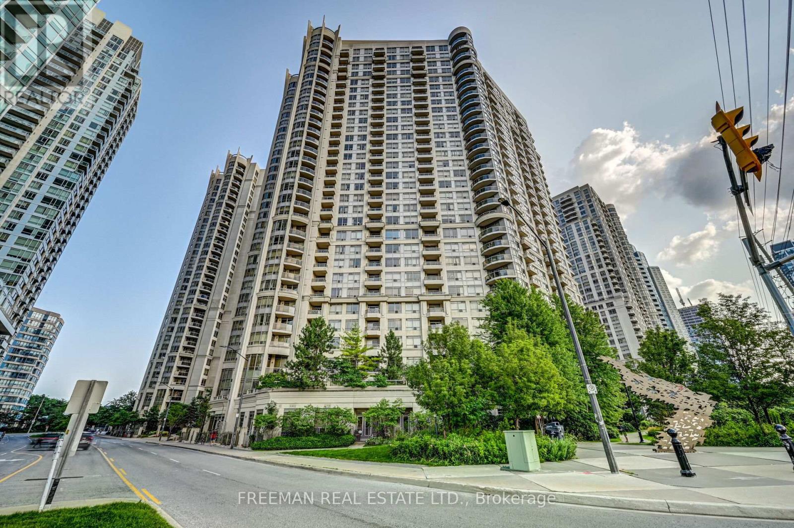 2331 - 3888 Duke Of York Boulevard, Mississauga, Ontario  L5B 4P5 - Photo 4 - W12515508