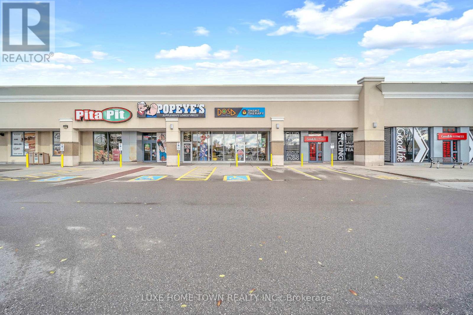 #5 - 589 Fairway Road S, Kitchener, Ontario  N2C 1X4 - Photo 2 - X12515536