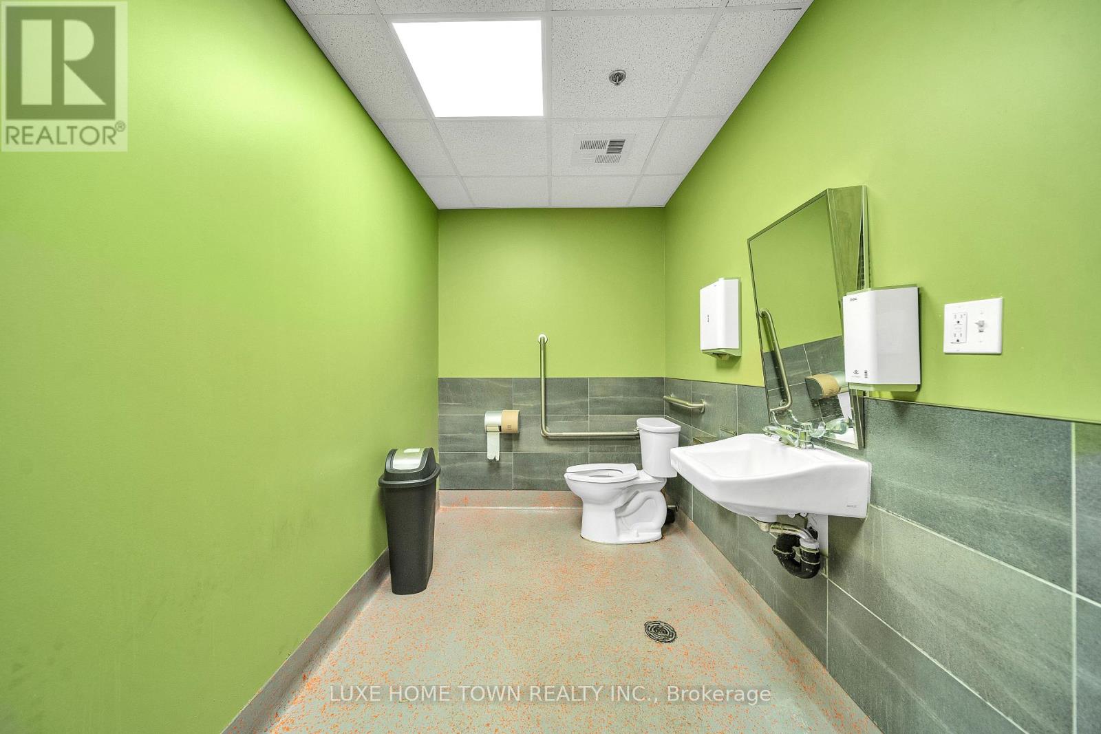 #5 - 589 Fairway Road S, Kitchener, Ontario  N2C 1X4 - Photo 33 - X12515536