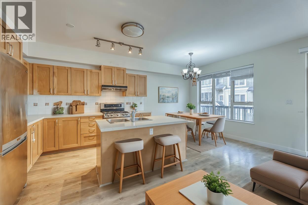 140 3105 Dayanee Springs Boulevard, Coquitlam, British Columbia  V3E 0C2 - Photo 3 - R3065260