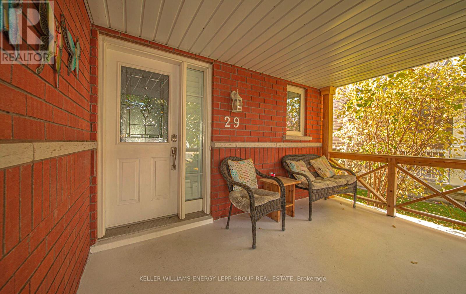 29 Primeau Avenue, Whitby, Ontario  L1M 2B7 - Photo 4 - E12515614