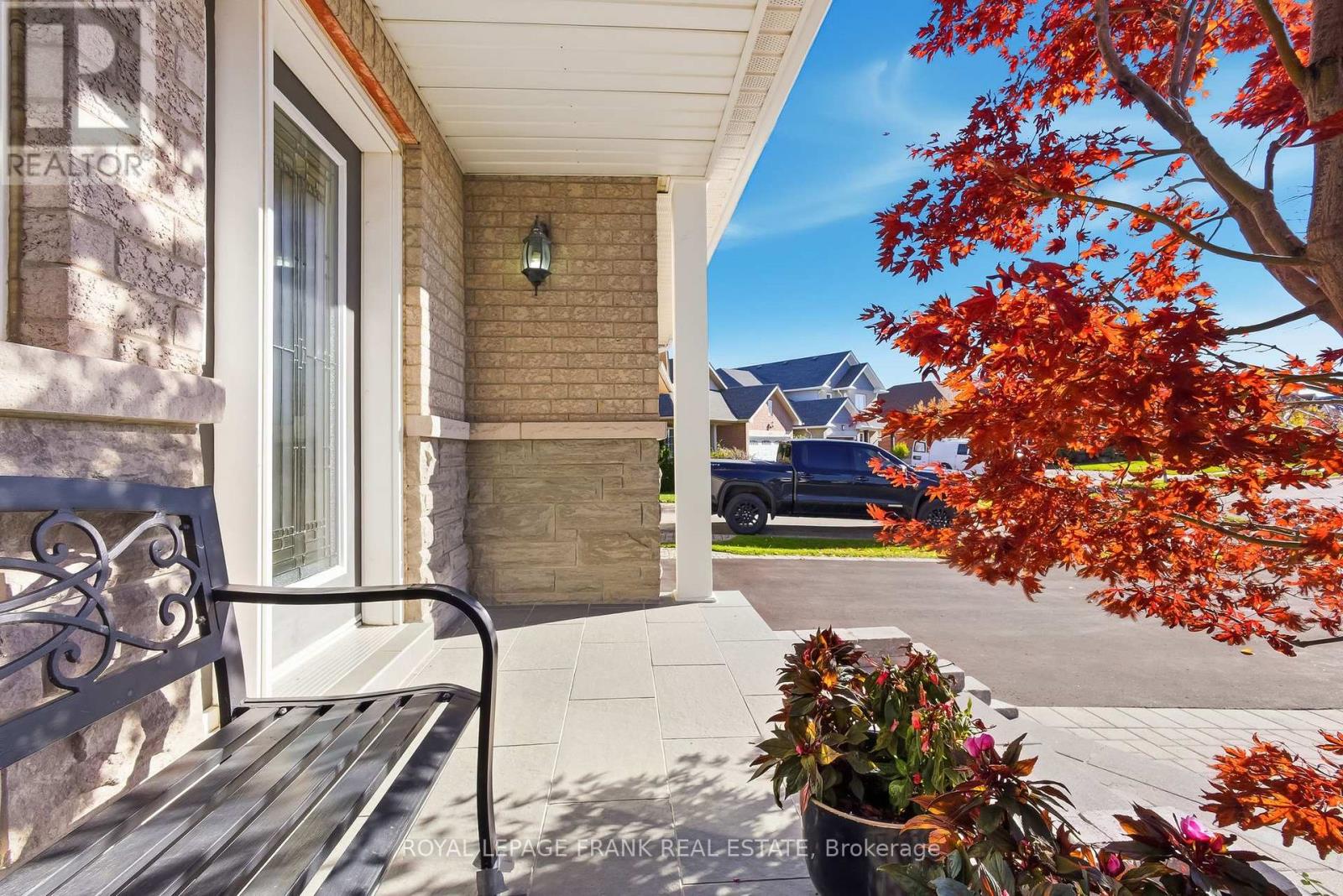 540 Woodmount Crescent, Oshawa, Ontario  L1K 2T1 - Photo 4 - E12515618