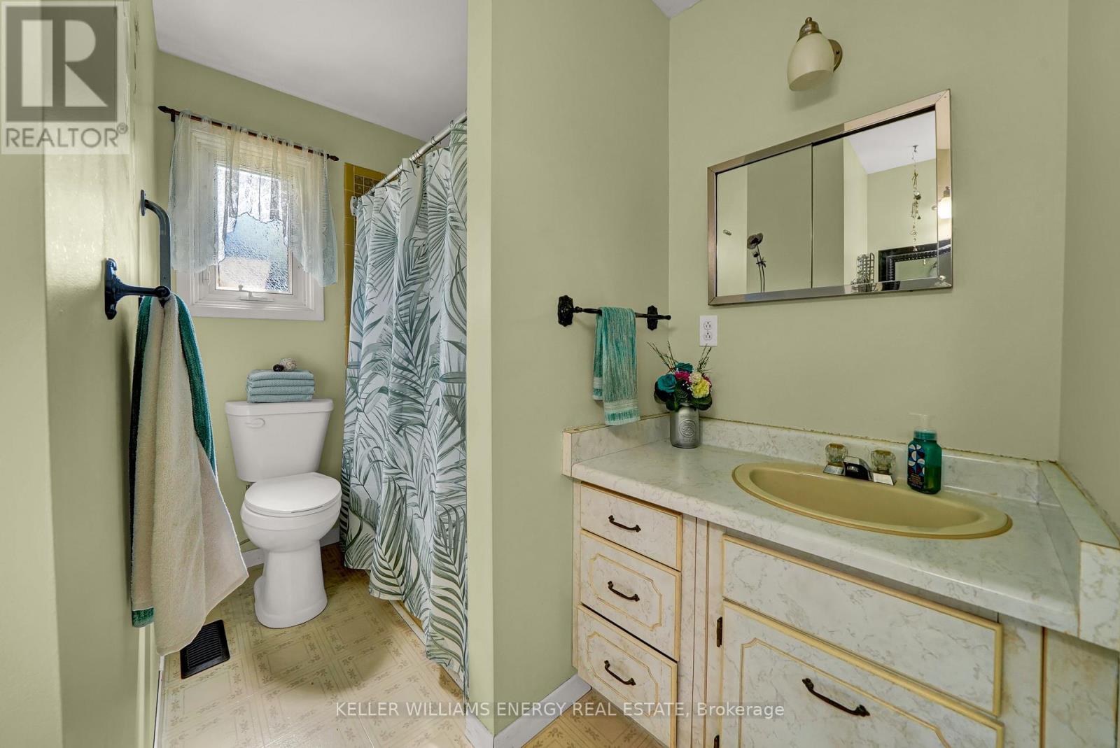 2 Argyle Crescent, Prince Edward County, Ontario K0K 2T0 - Photo 17 - X12515622