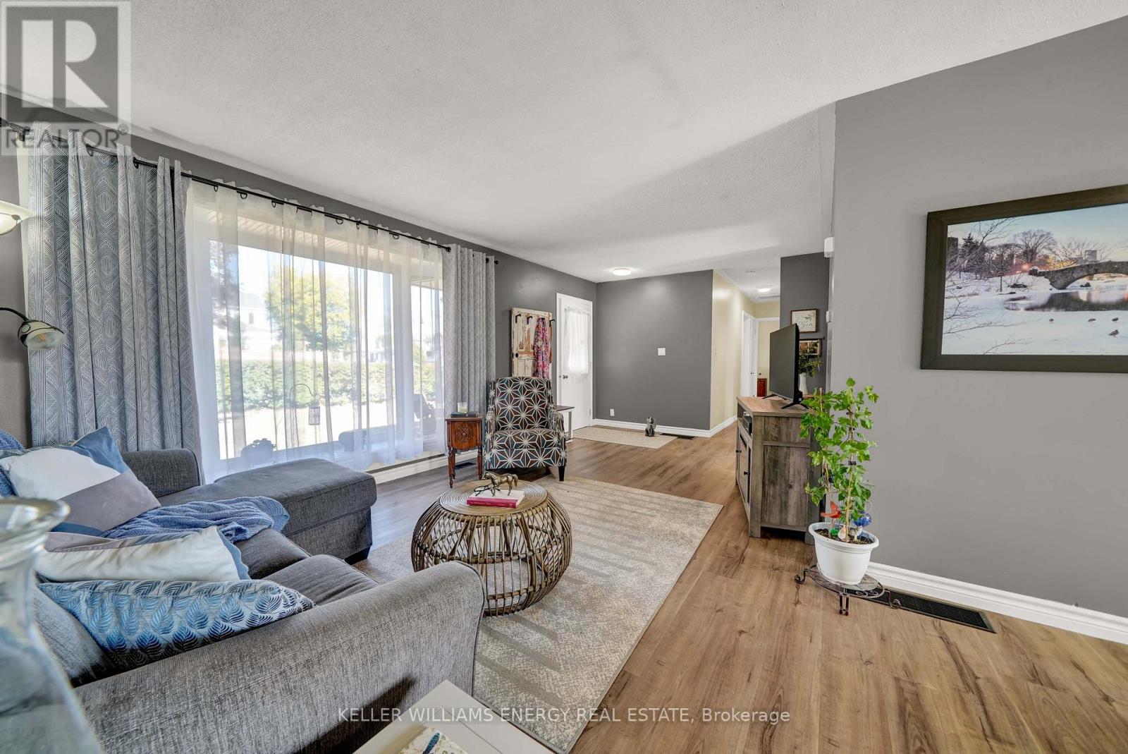 2 Argyle Crescent, Prince Edward County, Ontario K0K 2T0 - Photo 4 - X12515622