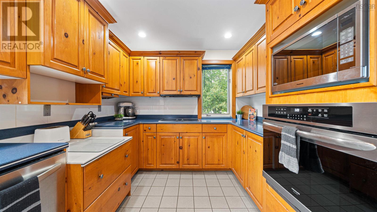 2571 St. Margaret's Bay Road, Timberlea, Nova Scotia  B3T 1H2 - Photo 10 - 202522901