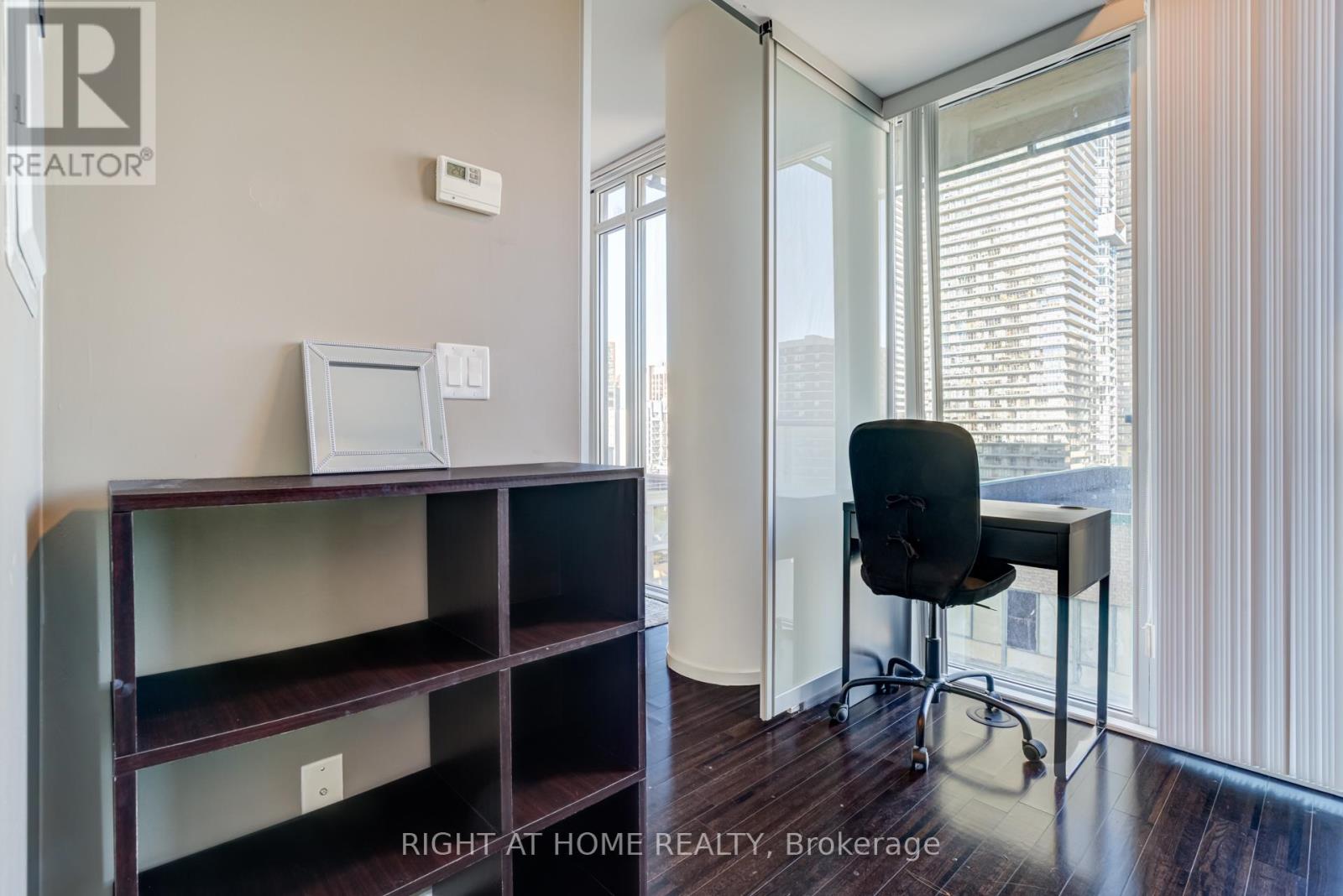 1109 - 75 St Nicholas Street, Toronto, Ontario M4Y 0A5 - Photo 10 - C12489392