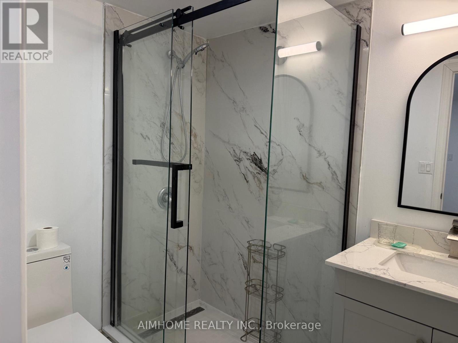 #1bast - 22 Daleside Crescent, Toronto, Ontario  M4A 2H6 - Photo 10 - C12387352