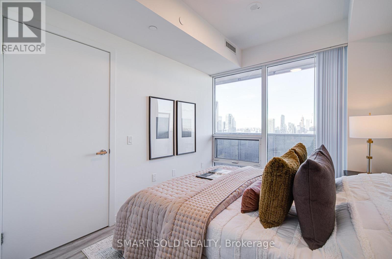 5802 - 55 Cooper Street, Toronto, Ontario  M5E 0G1 - Photo 27 - C12515494