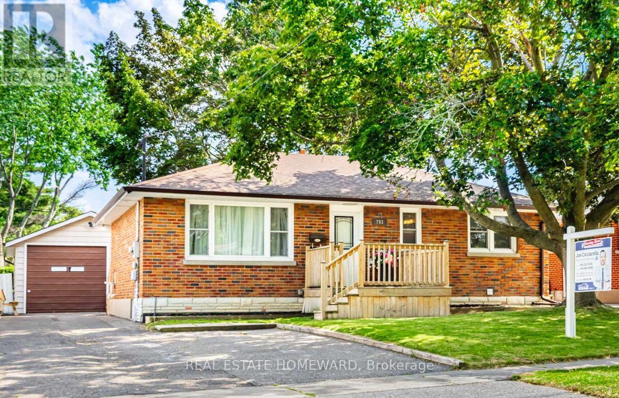 793 EASTGLEN DRIVE, Oshawa, Ontario