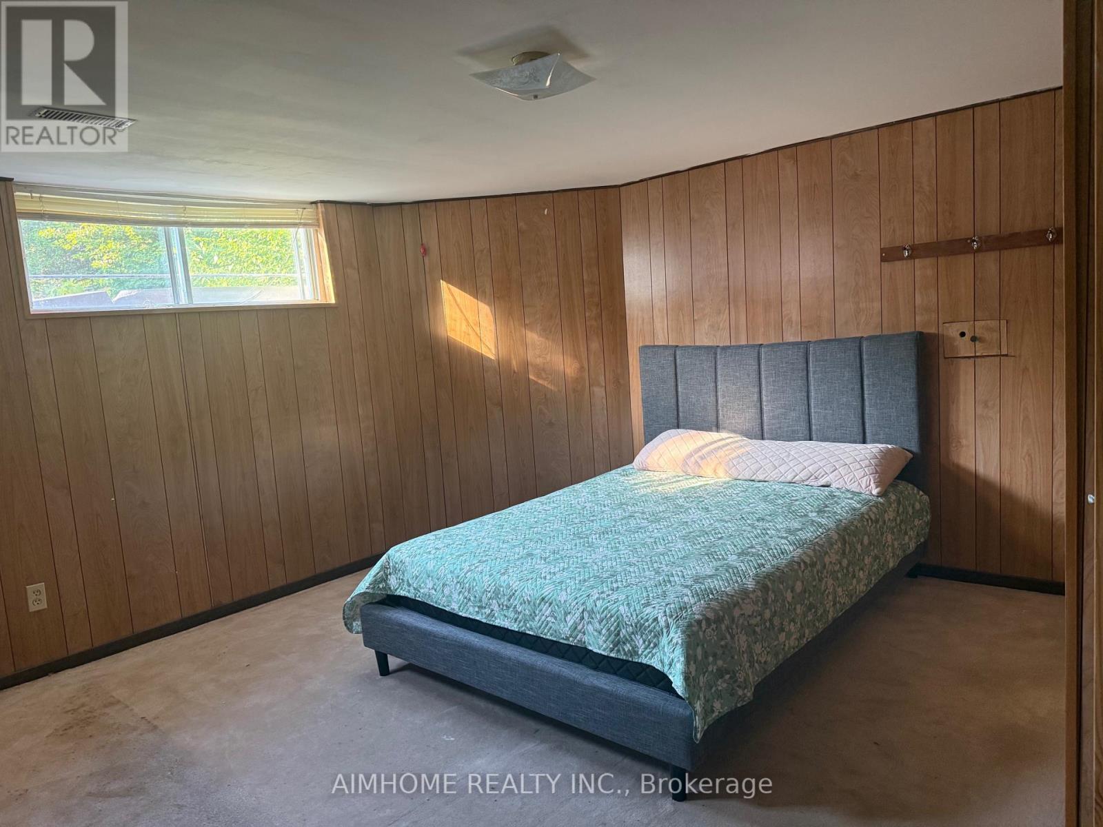 72 La Rose Avenue, Toronto, Ontario  M9P 1B1 - Photo 4 - W12467331