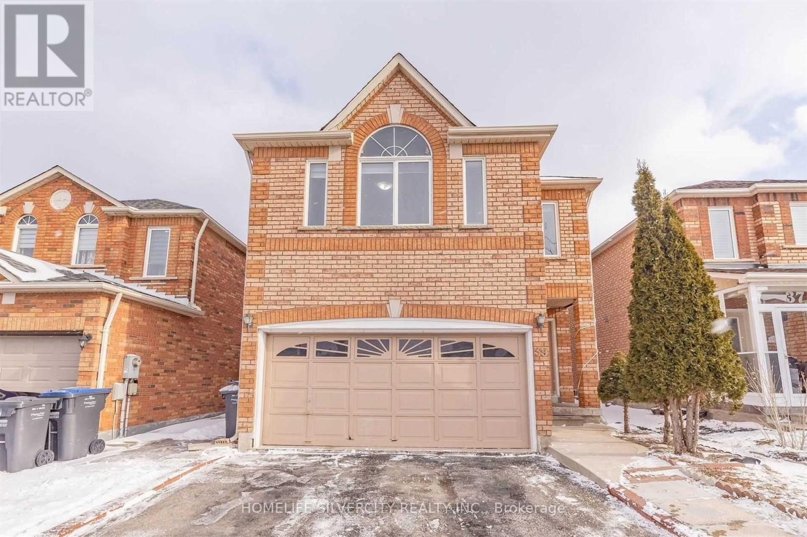 39 SUMMERDALE CRESCENT, Brampton, Ontario