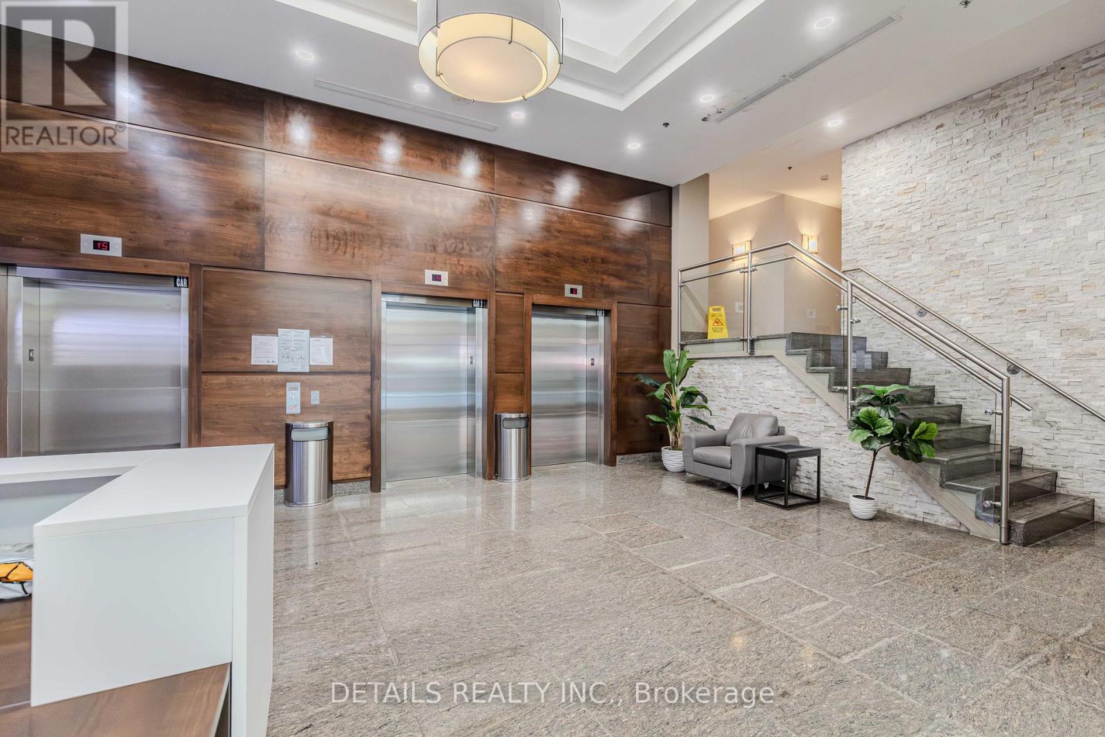 717 - 238 Besserer Street, Ottawa, Ontario  K1N 6B1 - Photo 3 - X12515672