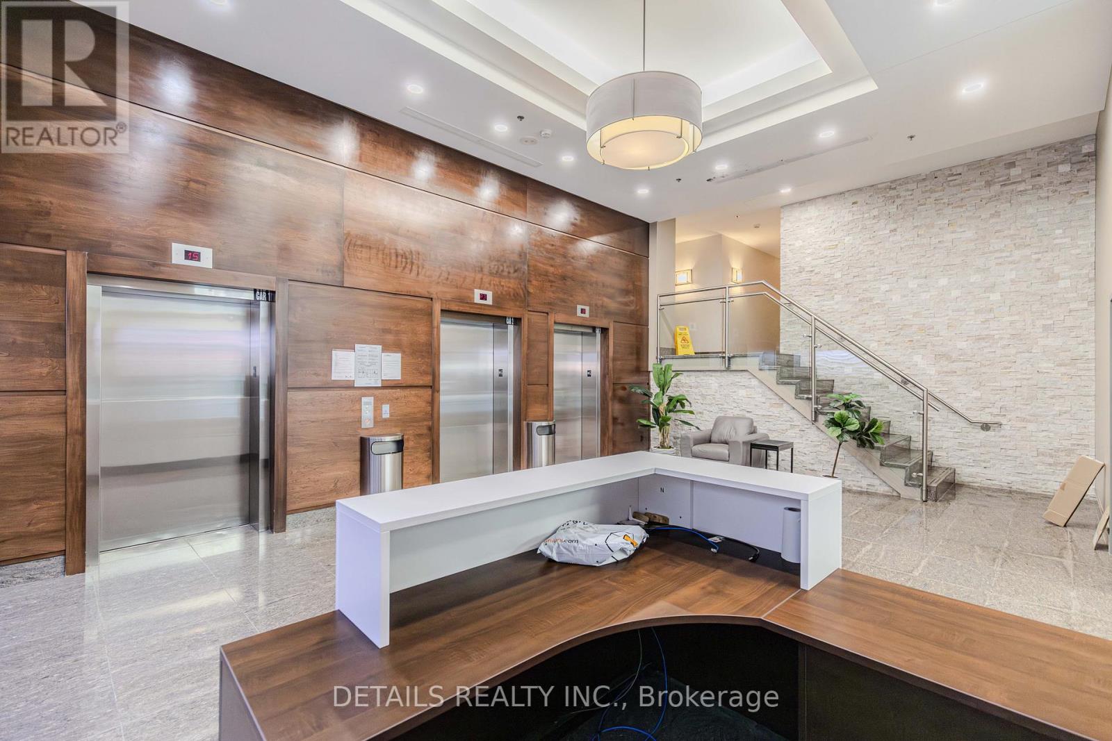 717 - 238 Besserer Street, Ottawa, Ontario  K1N 6B1 - Photo 4 - X12515672