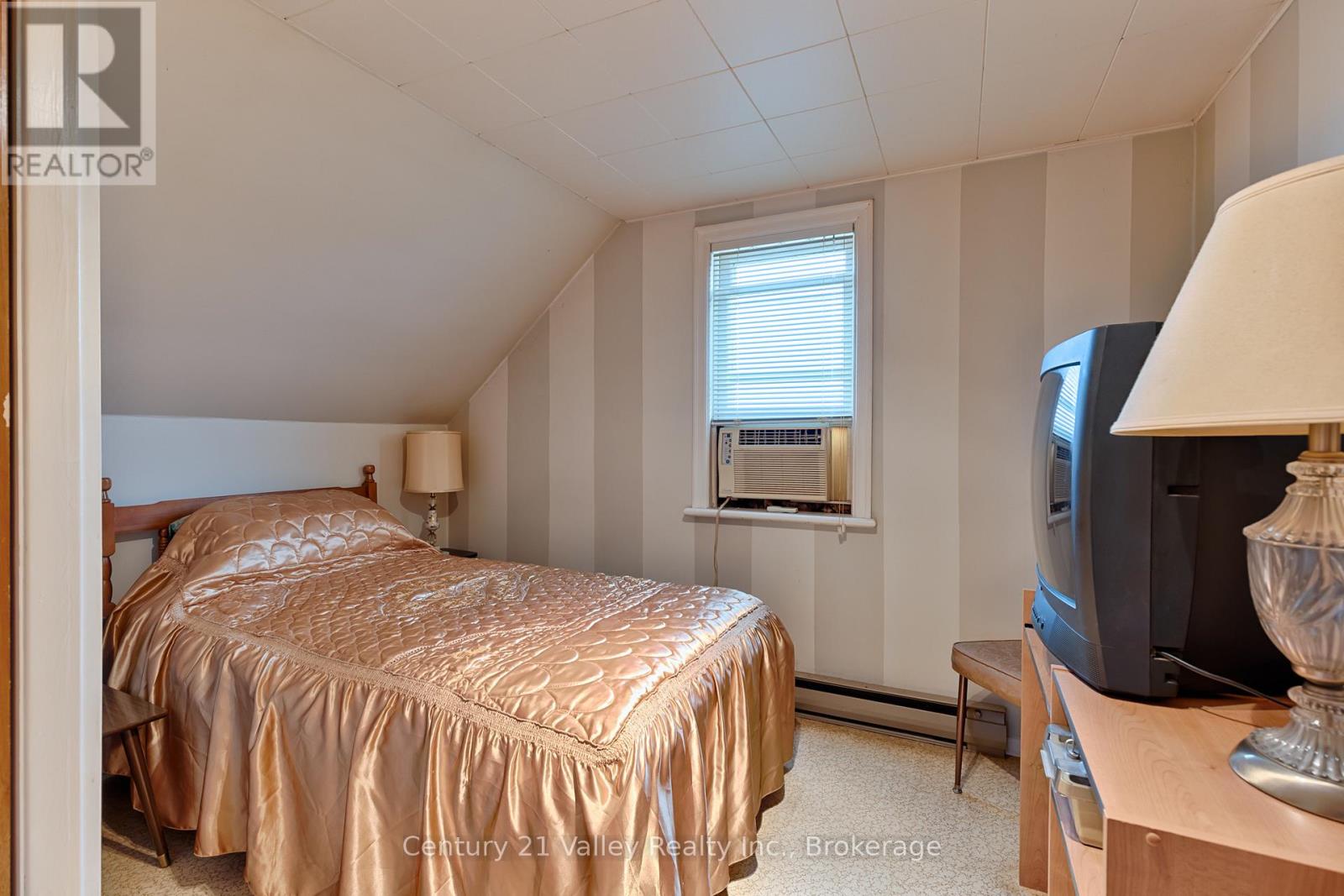 122 Alice Street, Bonnechere Valley, Ontario  K0J 1T0 - Photo 27 - X12515654