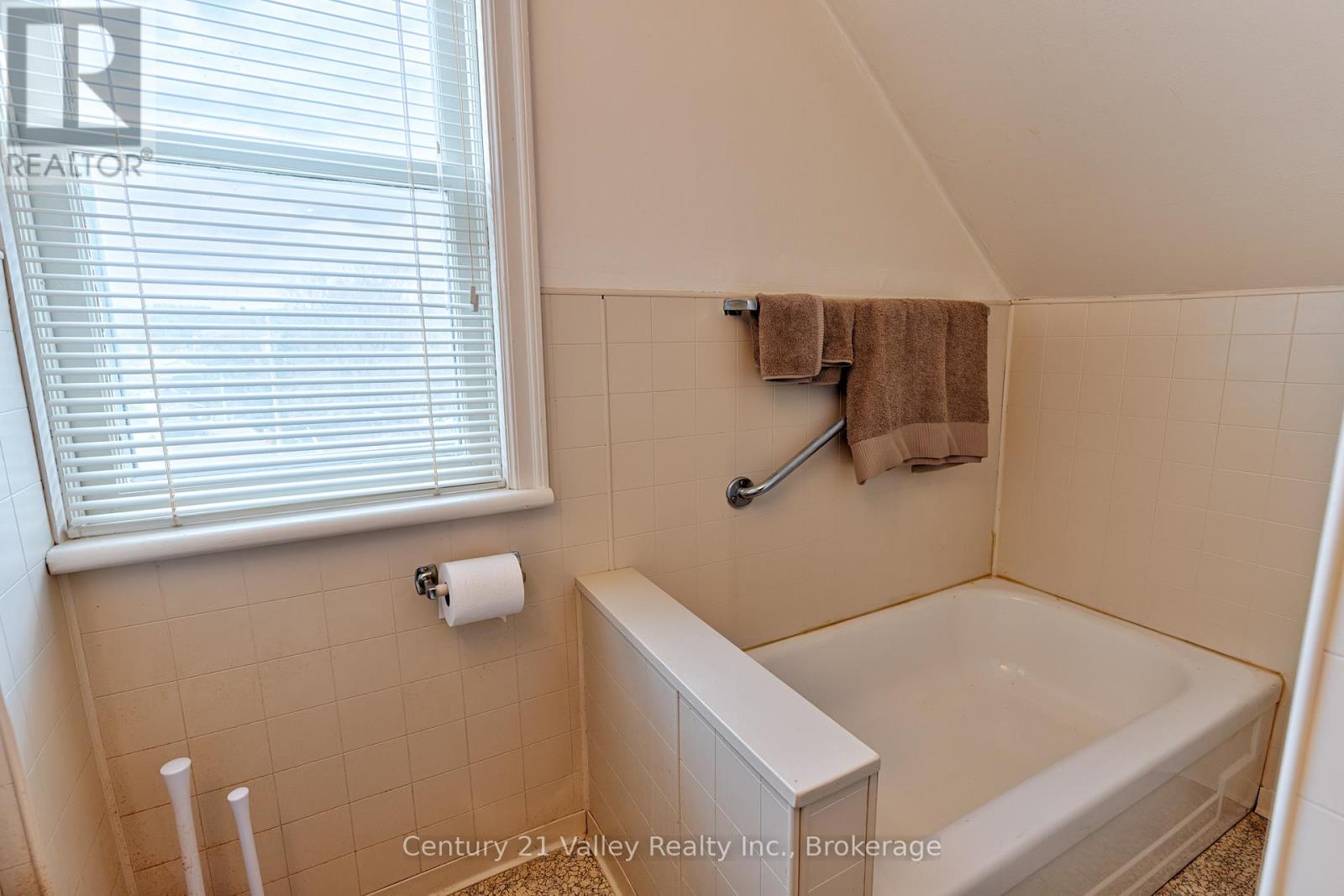 122 Alice Street, Bonnechere Valley, Ontario  K0J 1T0 - Photo 30 - X12515654