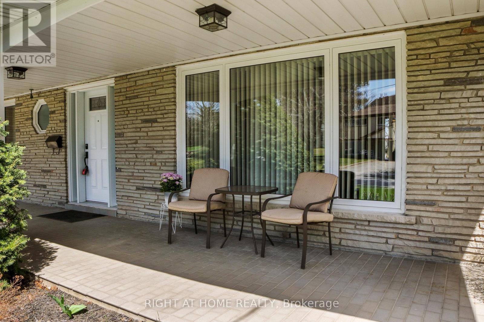 5 Robinter Drive, Toronto, Ontario  M2M 3R1 - Photo 2 - C12515584