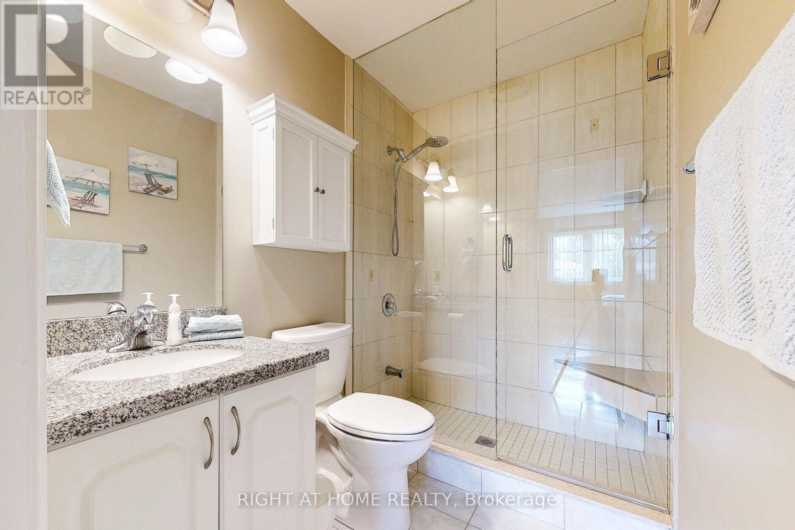 5 Robinter Drive, Toronto, Ontario  M2M 3R1 - Photo 20 - C12515584