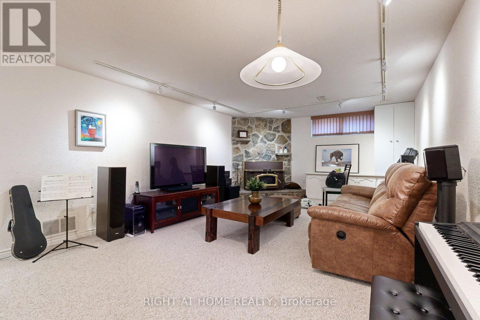 5 Robinter Drive, Toronto, Ontario  M2M 3R1 - Photo 26 - C12515584