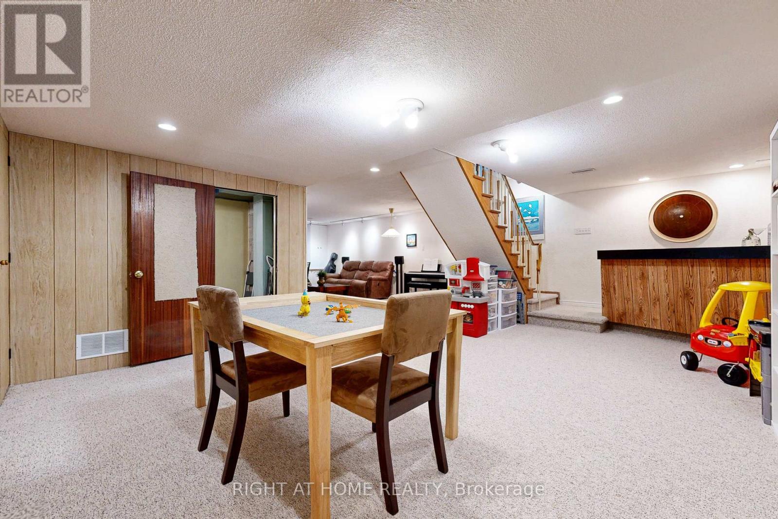 5 Robinter Drive, Toronto, Ontario  M2M 3R1 - Photo 28 - C12515584