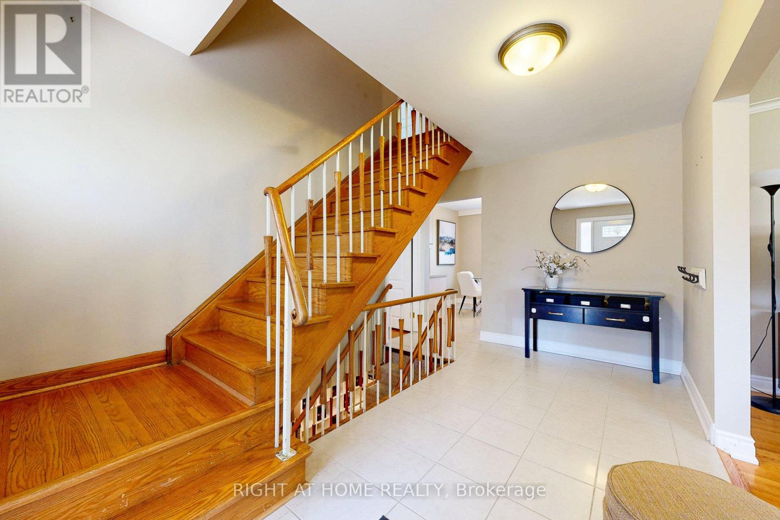 5 Robinter Drive, Toronto, Ontario  M2M 3R1 - Photo 3 - C12515584