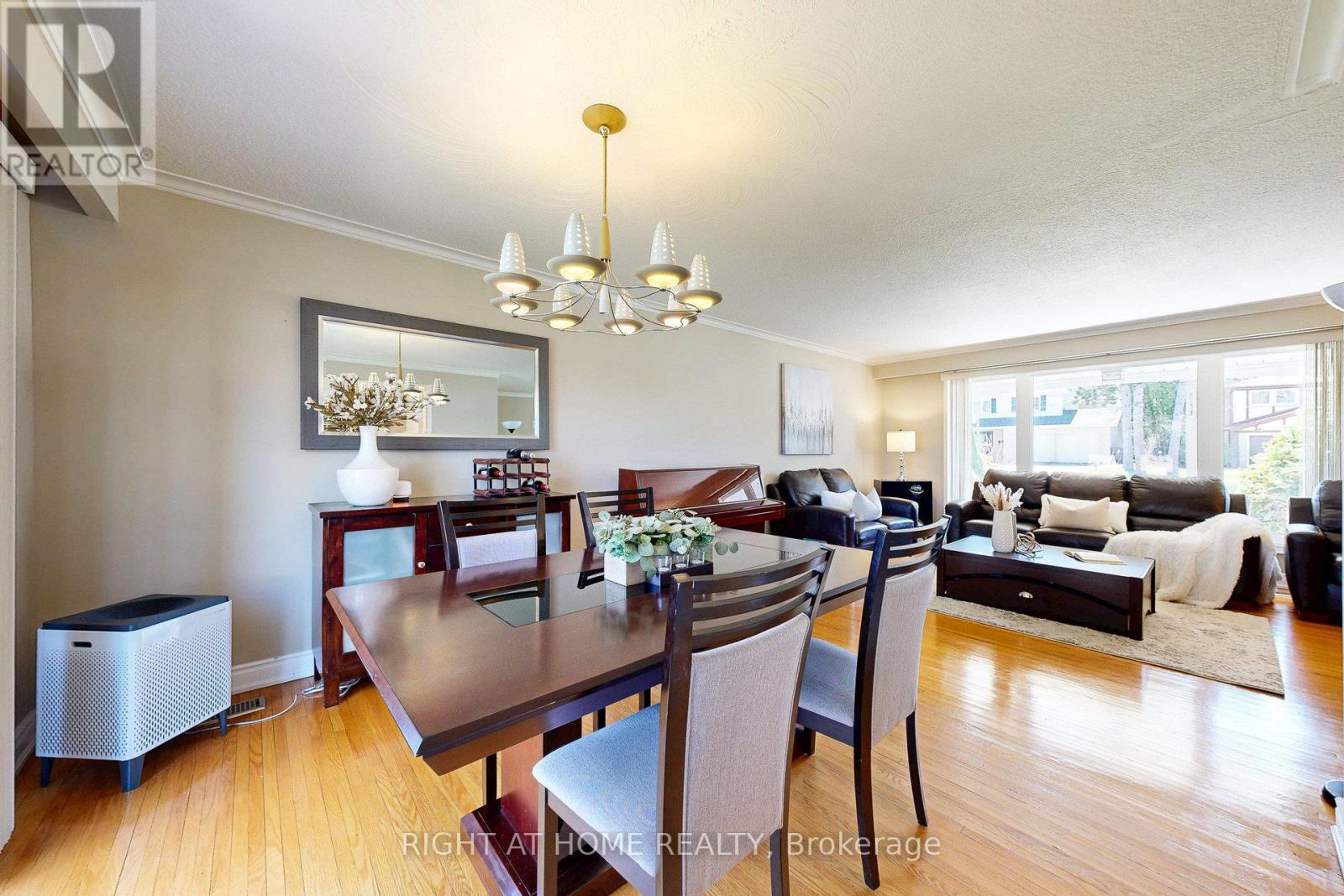 5 Robinter Drive, Toronto, Ontario  M2M 3R1 - Photo 7 - C12515584