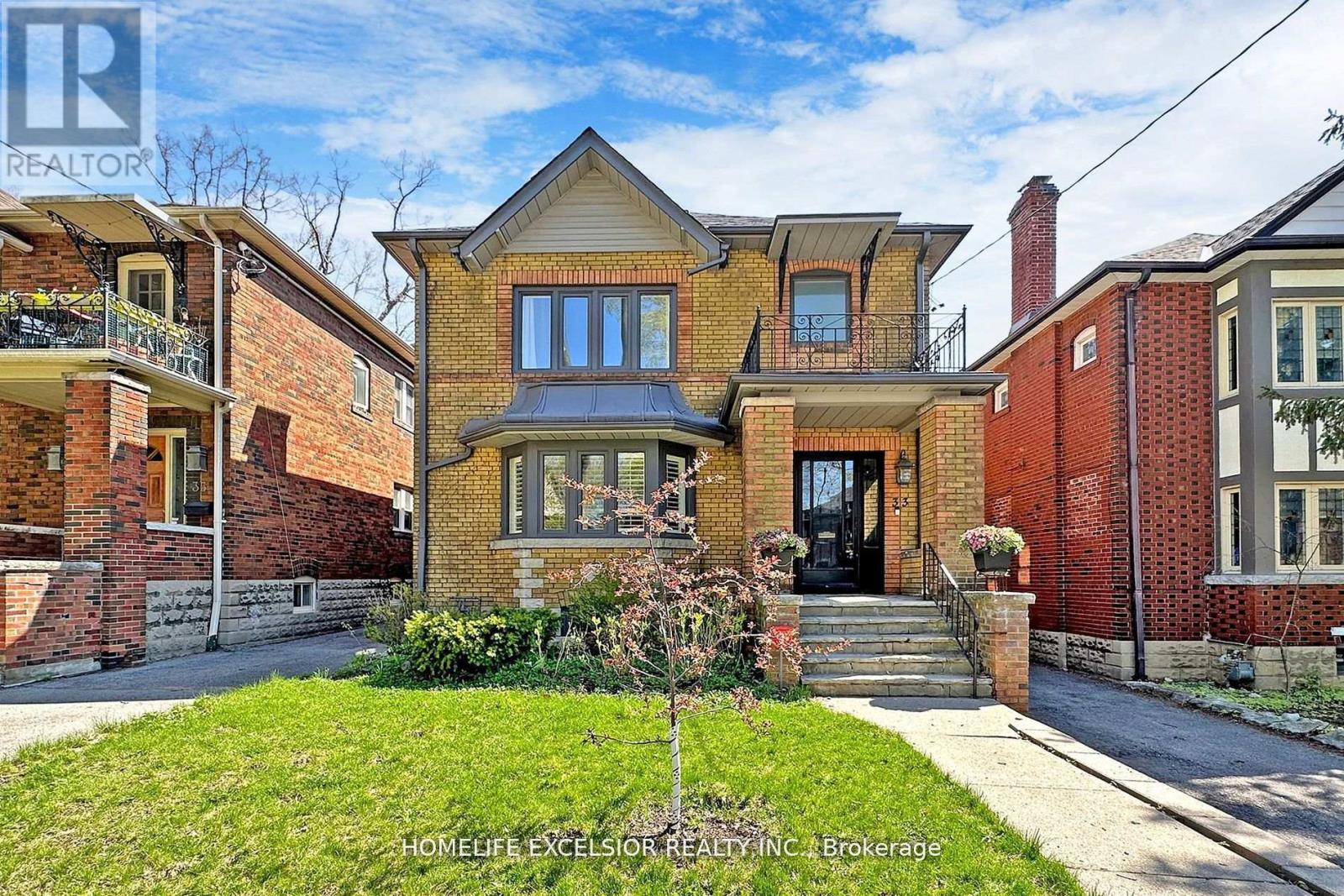 33 BRAEMAR AVENUE, Toronto, Ontario