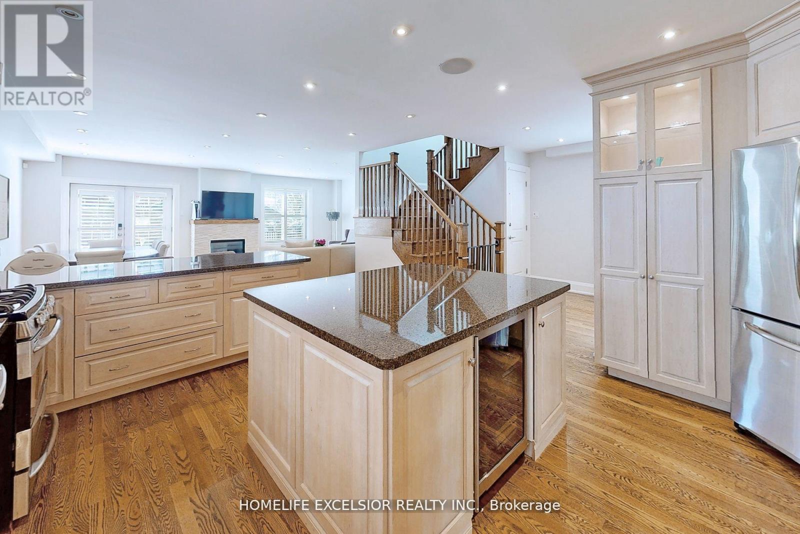 33 Braemar Avenue, Toronto, Ontario  M5P 2L1 - Photo 11 - C12515602