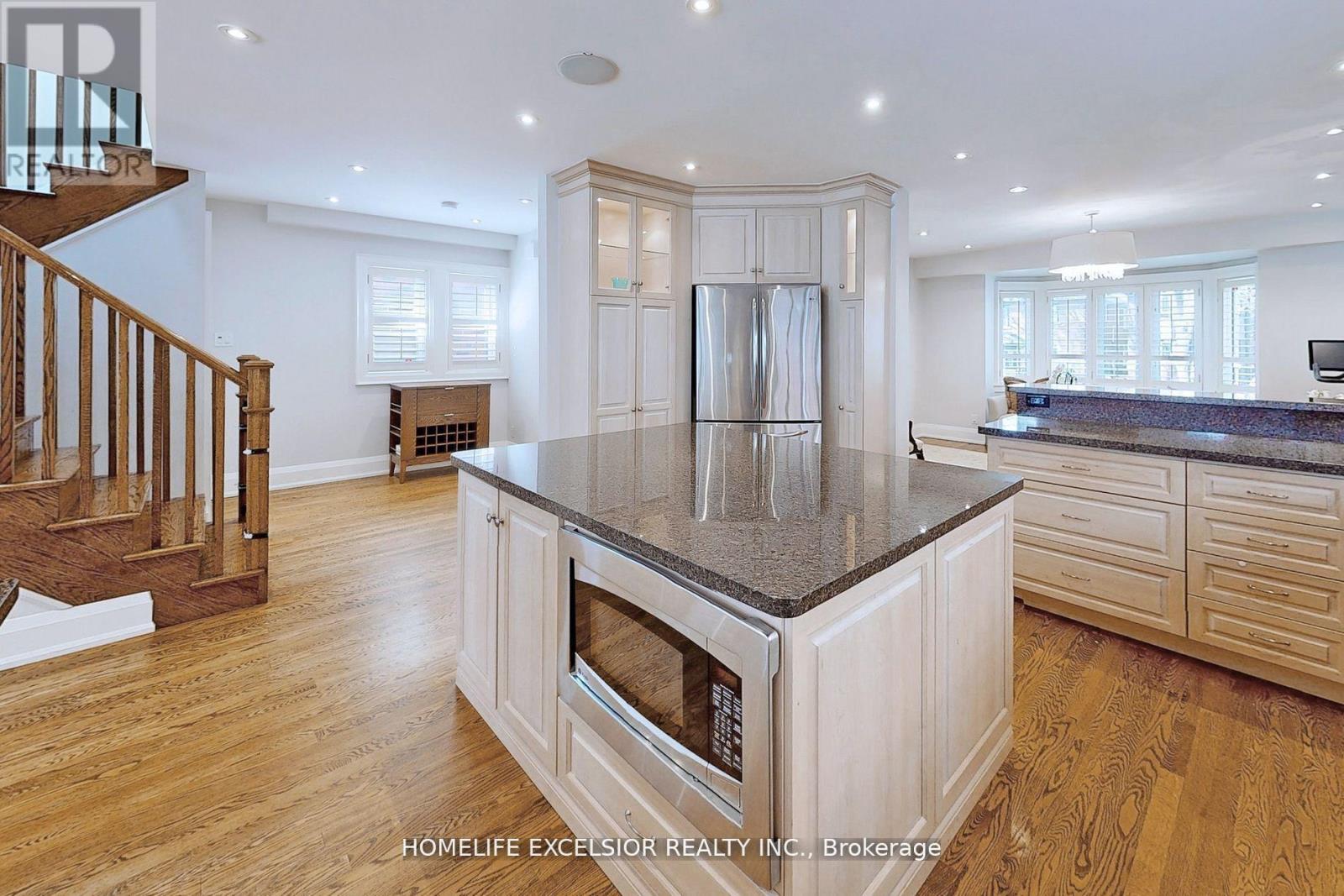 33 Braemar Avenue, Toronto, Ontario  M5P 2L1 - Photo 12 - C12515602