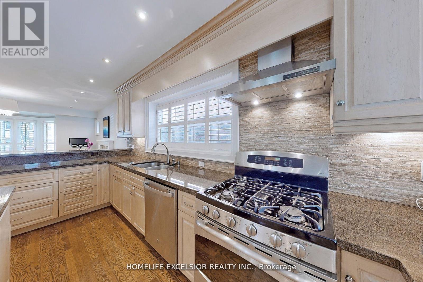 33 Braemar Avenue, Toronto, Ontario  M5P 2L1 - Photo 14 - C12515602