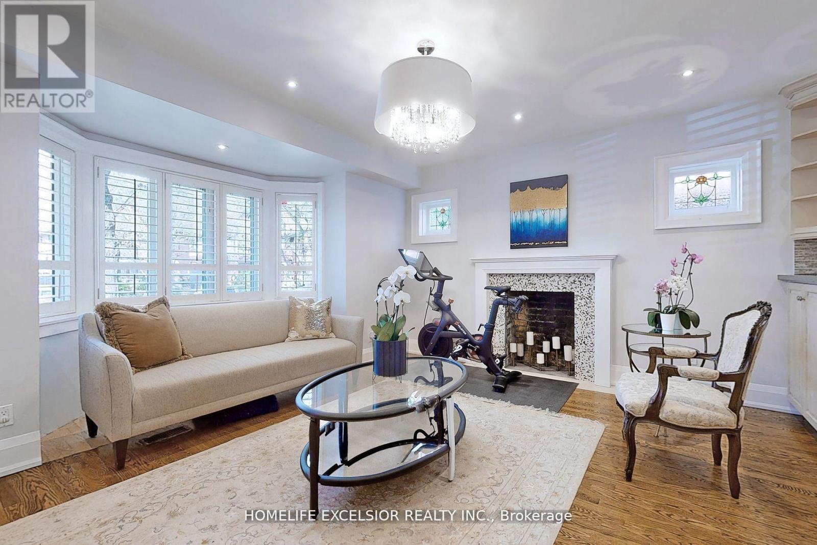 33 Braemar Avenue, Toronto, Ontario  M5P 2L1 - Photo 4 - C12515602