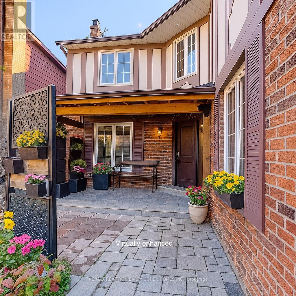 11 Elkpath Avenue, Toronto, Ontario  M2L 2V9 - Photo 3 - C12515606