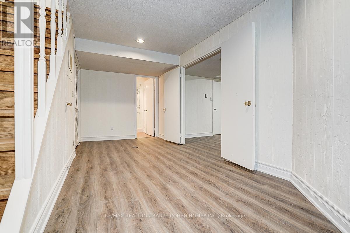 11 Elkpath Avenue, Toronto, Ontario  M2L 2V9 - Photo 42 - C12515606