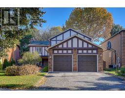 11 ELKPATH AVENUE, Toronto, Ontario