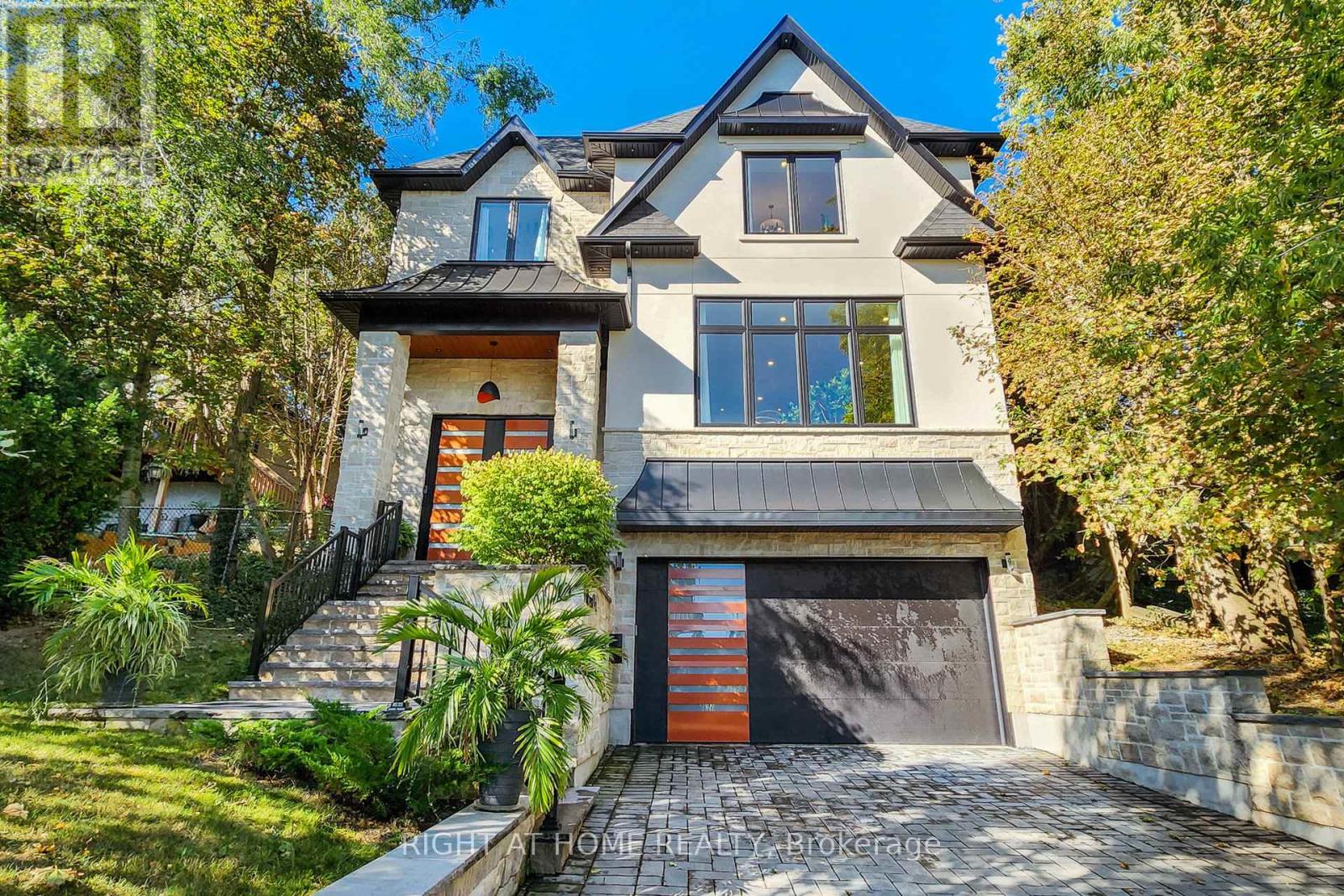 700 HILLCREST ROAD, Pickering, Ontario