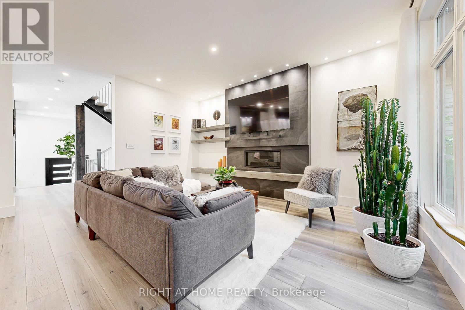 700 Hillcrest Road, Pickering, Ontario  L1W 2P1 - Photo 19 - E12515648