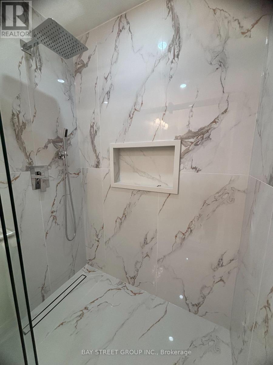 115b Bond Crescent, Richmond Hill, Ontario  L4E 3L1 - Photo 12 - N12515558