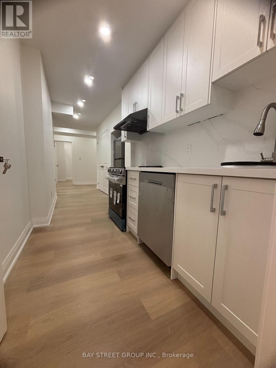 115b Bond Crescent, Richmond Hill, Ontario  L4E 3L1 - Photo 4 - N12515558