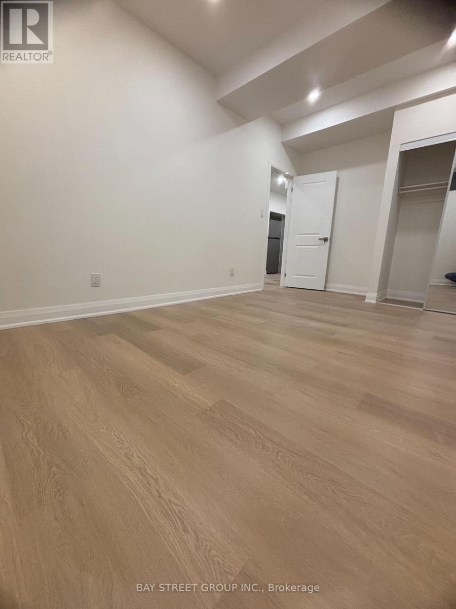 115b Bond Crescent, Richmond Hill, Ontario  L4E 3L1 - Photo 6 - N12515558