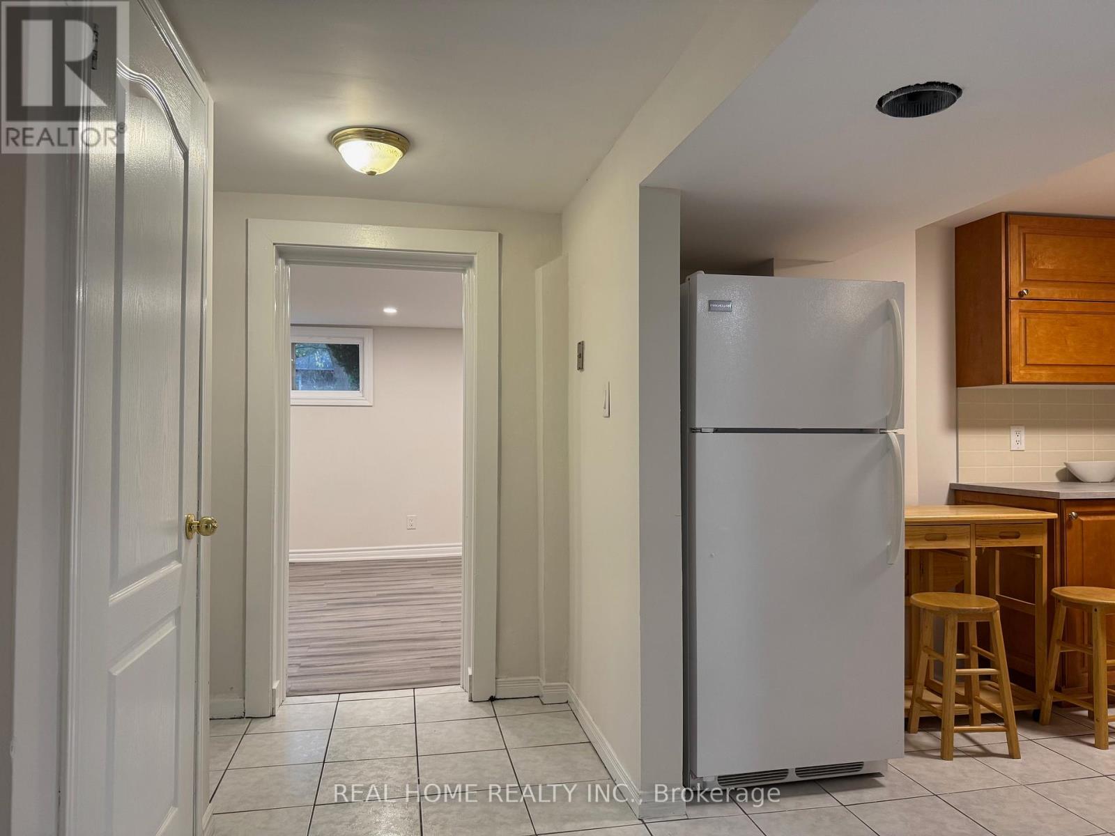 Lower L - 401 Fernleigh Circle S, Richmond Hill, Ontario  L4C 1E7 - Photo 5 - N12515582