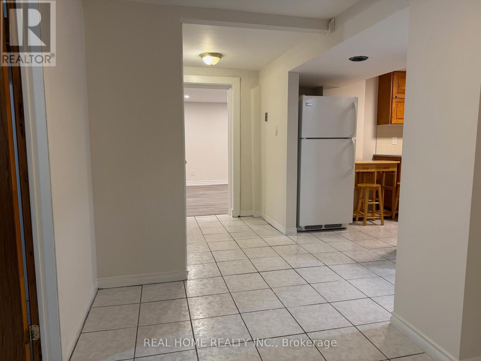 Lower L - 401 Fernleigh Circle S, Richmond Hill, Ontario  L4C 1E7 - Photo 9 - N12515582